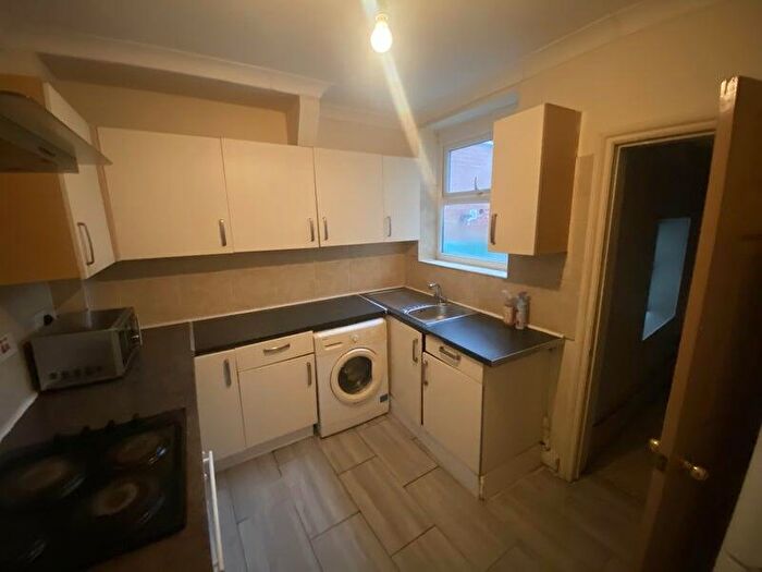 1 Bedroom Flat To Rent In The Polygon The Polygon, Southampton, SO15