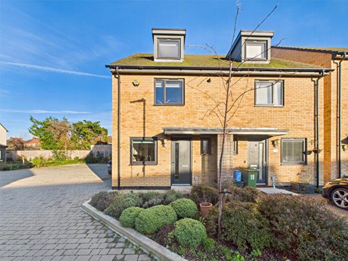 3 Bedroom Semi-Detached House For Sale In Cordwainers Road, Cheltenham, Gloucestershire, GL52