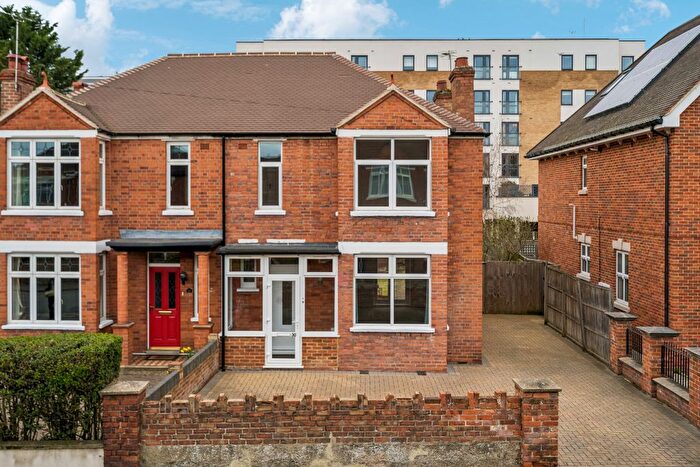 3 Bedroom Semi Detached House For Sale In Town Centre, Maidenhead, SL6