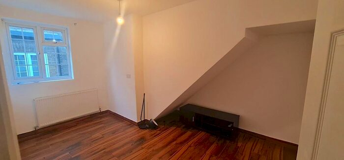 2 Bedroom Flat To Rent In New Road, Hillingdon, Uxbridge, UB8