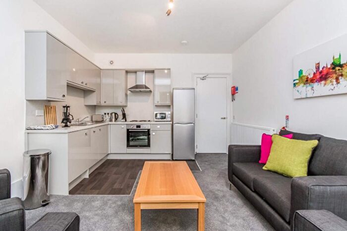 3 Bedroom Flat To Rent In Garland Place, City Centre, Dundee, DD3