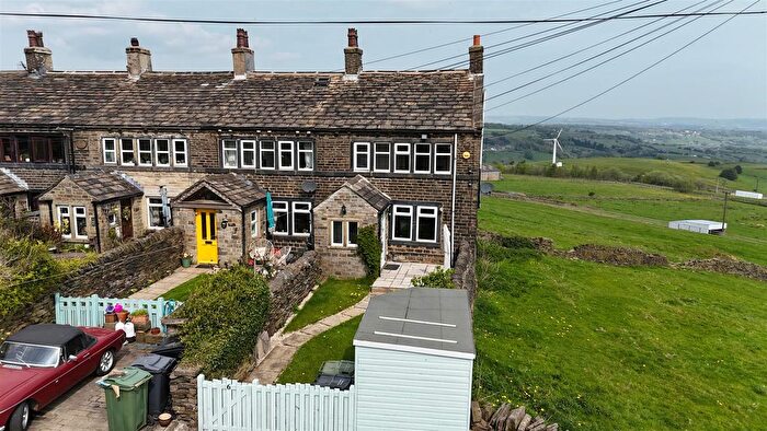 3 Bedroom End Of Terrace House For Sale In Scammonden, Huddersfield, HD3