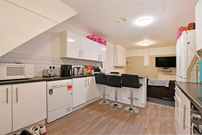 5 Bedroom Terraced House For Sale In Crookes Valley Road, Crookesmoor, S10