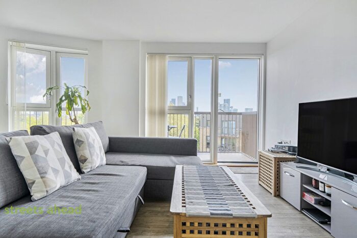 2 Bedroom Flat For Sale In Connersville Way, Croydon, M, CR0