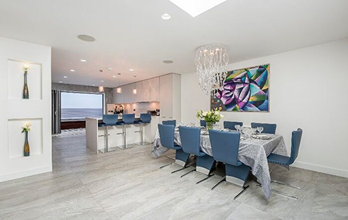 4 Bedroom Flat To Rent In Trevor Square, London, SW7