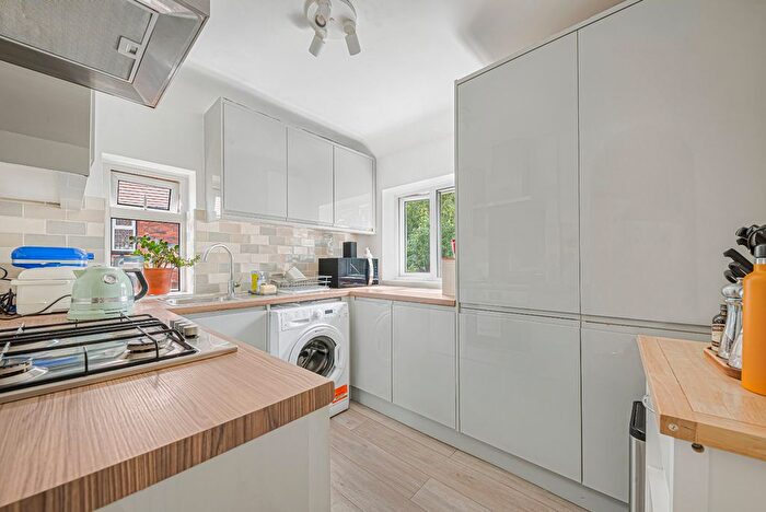 2 Bedroom Semi-Detached House For Sale In Kingsground, Eltham, London, SE9