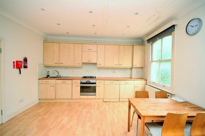 2 Bedroom Flat To Rent In Hornsey Road, Holloway, N7
