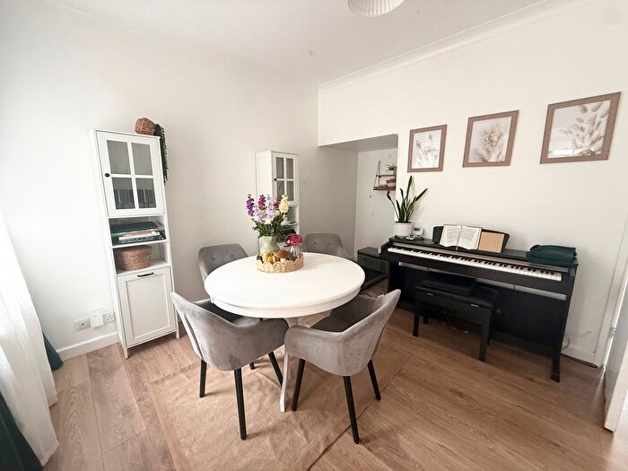 2 Bedroom Terraced House To Rent In Oxford Road, Southsea, PO5
