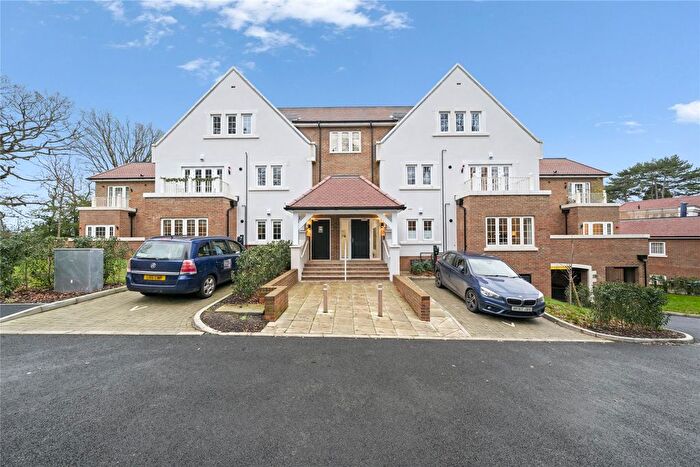 2 Bedroom Flat For Sale In Merrileas Drive, Oxshott, Leatherhead, Surrey, KT22