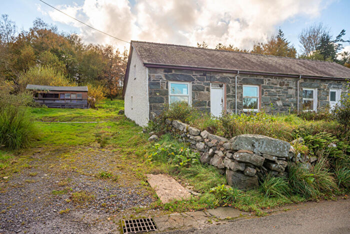 Cottage For Sale In Tan Y Bwlch, Mynydd Llandygai, Bangor, Gwynedd, LL57