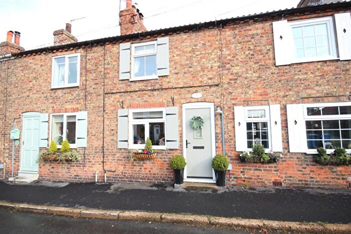 2 Bedroom Terraced House For Sale In Main Street, Sigglesthorne, Hull, HU11