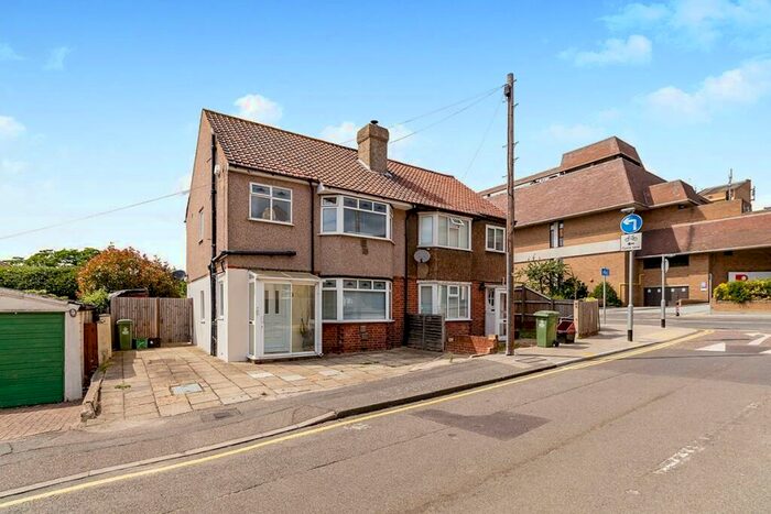 3 Bedroom Semi-Detached House To Rent In Victoria Road, Bexleyheath, Kent, DA6