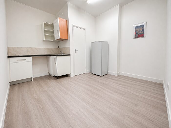 1 Bedroom Flat To Rent In High Road Leyton, London, E10