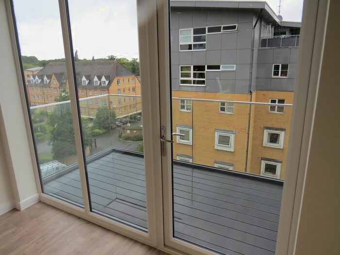 2 Bedroom Flat To Rent In Station Road, Borehamwood, WD6