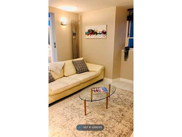 1 Bedroom Flat To Rent In Inverleith Row, Edinburgh, EH3