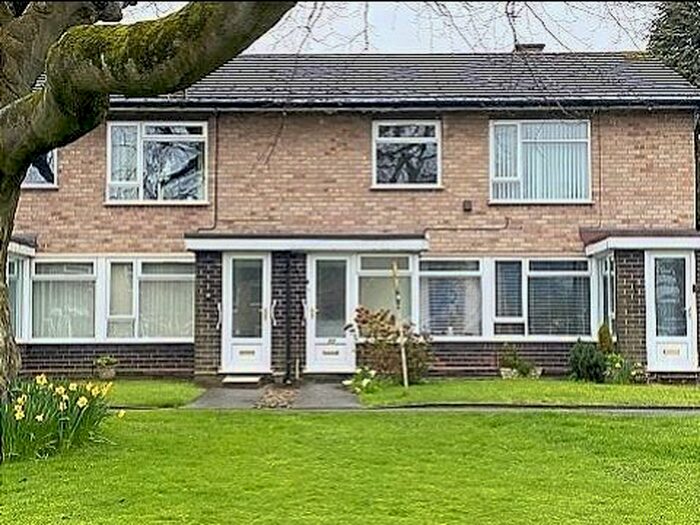 2 Bedroom Flat To Rent In Chequerfield Drive, Pennfields, Wolverhampton, WV3