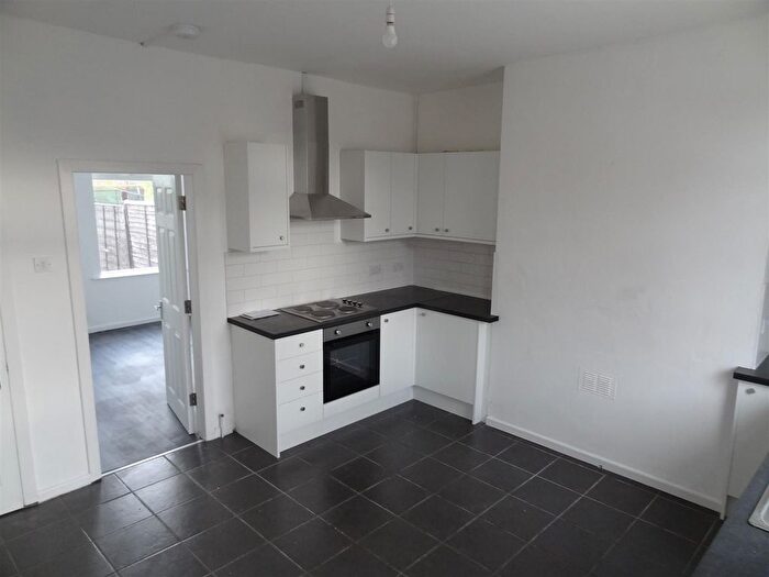 4 Bedroom Terraced House To Rent In Painthorpe Terrace, Wakefield, WF4