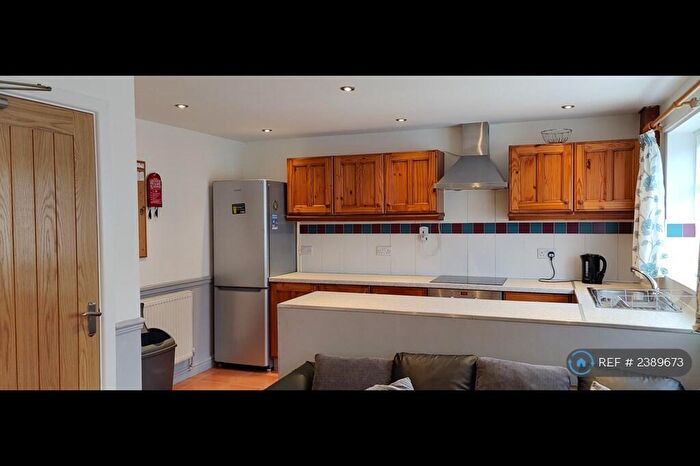 4 Bedroom Terraced House To Rent In Lewis Close, Nottingham, NG3