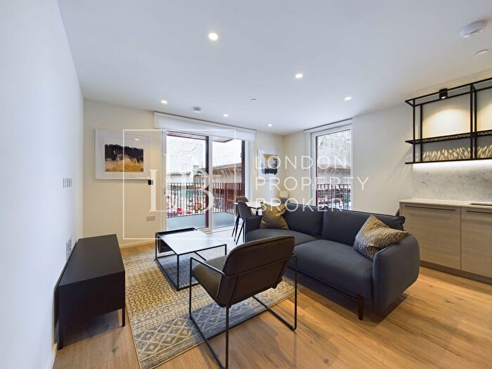 2 Bedroom Flat To Rent In Iris House, Hemlock Street, Poplar Riverside, E14