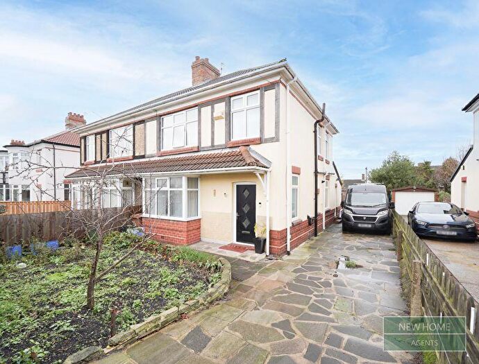 3 Bedroom Semi Detached House For Sale In Hindsons Crescent North, Houghton Le Spring, DH4