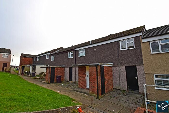 3 Bedroom Town House For Sale In Aylesbury Walk, Burnley, BB10