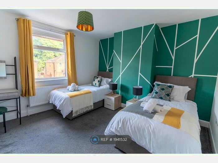 3 Bedroom Semi-Detached House To Rent In Percy Road, Southampton, SO16