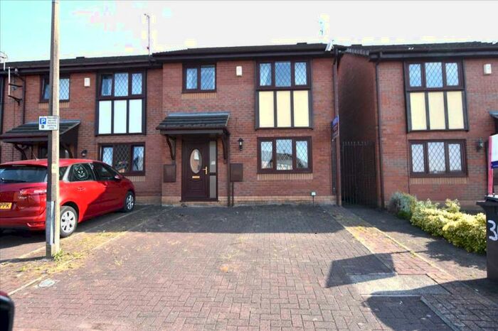 3 Bedroom Mews To Rent In New Wellington Gardens, Blackburn, BB2