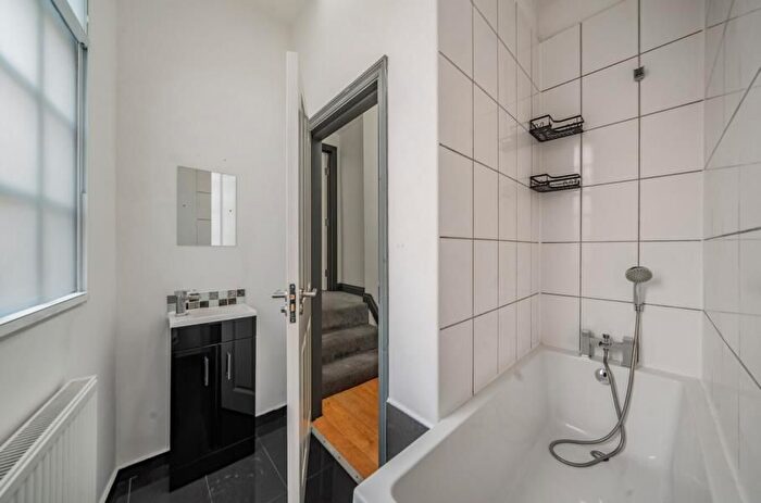 1 Bedroom Flat To Rent In Mill Lane, Guildford, GU1