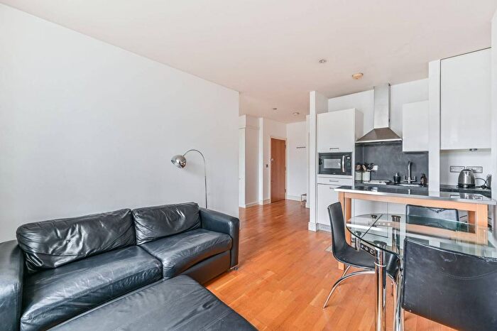 1 Bedroom Flat To Rent In Clapham High Street, Clapham High Street, London, SW4