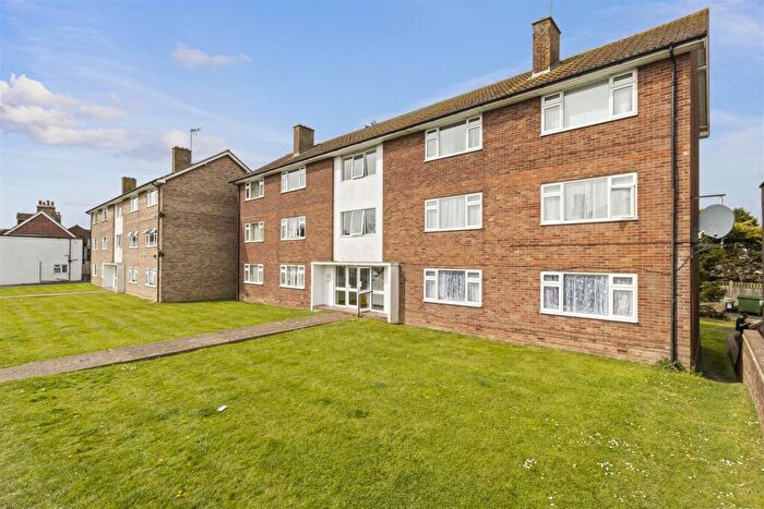 2 Bedroom Flat For Sale In High Street, Polegate, BN26