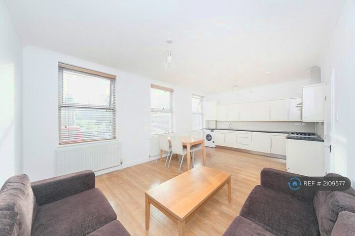 2 Bedroom Flat To Rent In High Road, London, N22