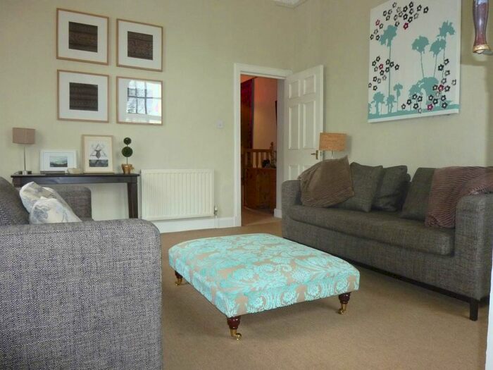 2 Bedroom Flat To Rent In Sciennes Road, Edinburgh, EH9