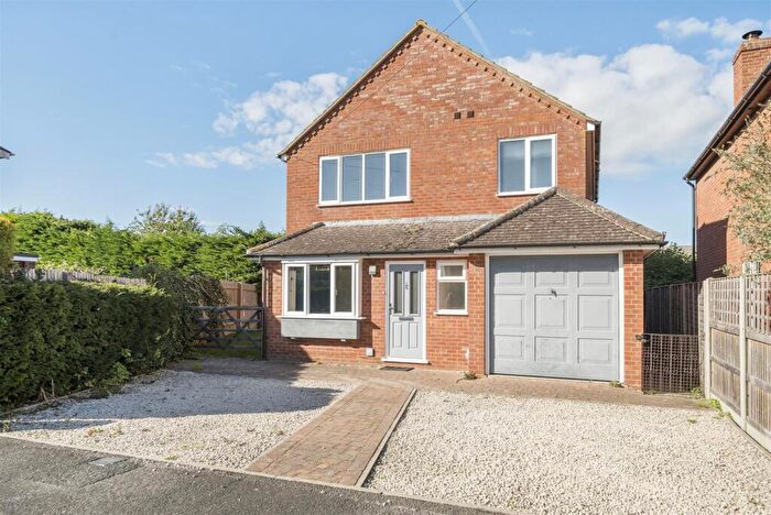 3 Bedroom Detached House For Sale In Wykeham Way, Haddenham, HP17