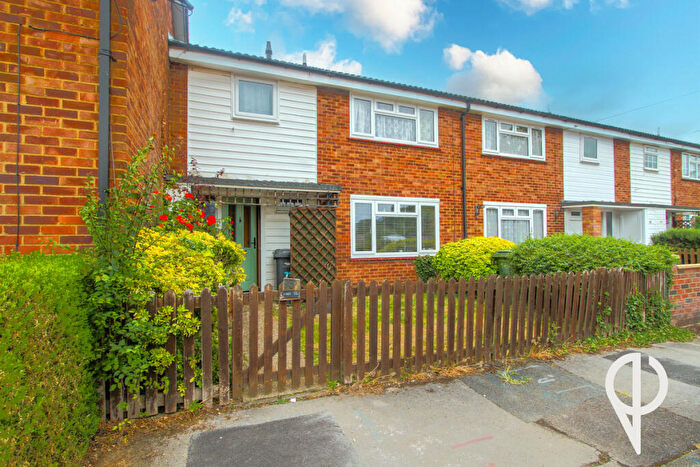 3 Bedroom Terraced House For Sale In Trenchard Road, Holyport, SL6