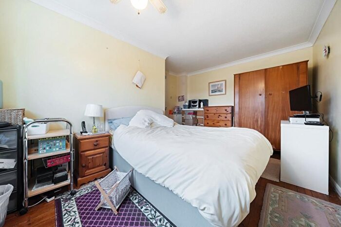 3 Bedroom End Of Terrace House For Sale In Newbury, Berkshire, RG14