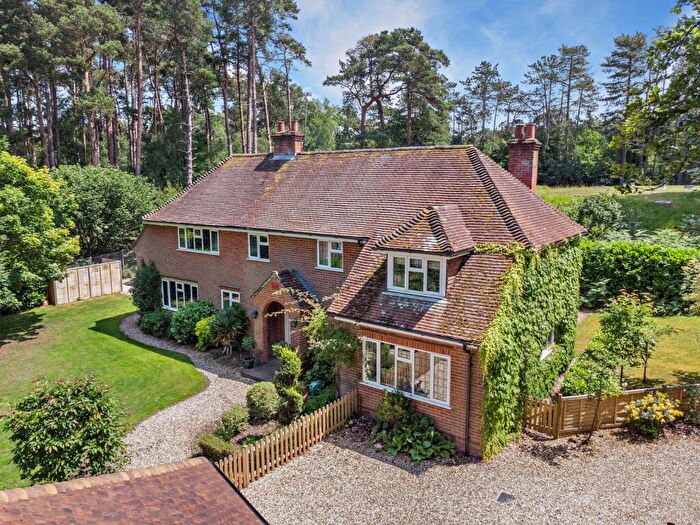 5 Bedroom Detached House For Sale In Red Shute Hill, Hermitage, Thatcham, Berkshire, RG18