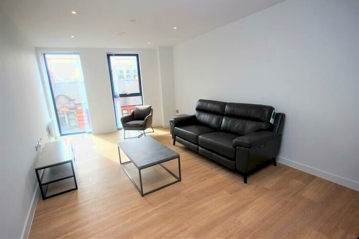 2 Bedroom Apartment To Rent In Carding, Manchester New Square Manchester, M1
