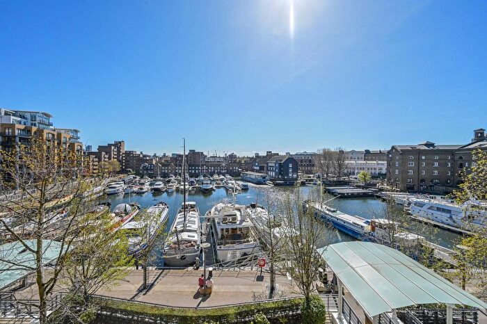 2 Bedroom Flat To Rent In Merganser Court, St Katharine Docks, London, E1W
