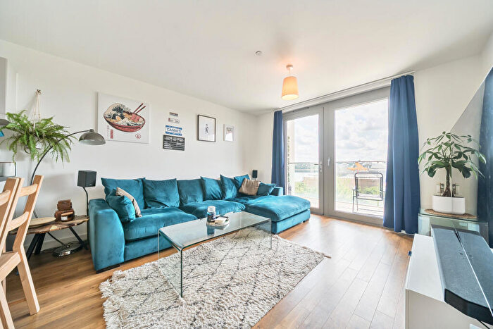2 Bedroom Flat For Sale In Booth Road, London, E16