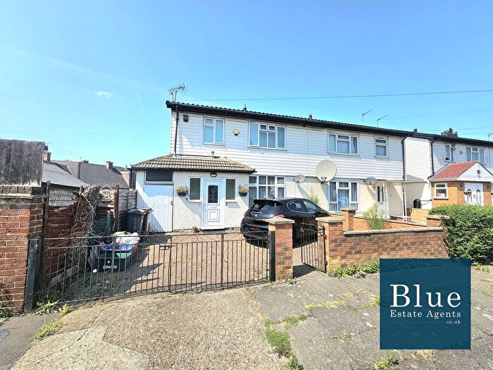 4 Bedroom Terraced House For Sale In Cedar Road, Hounslow, TW4