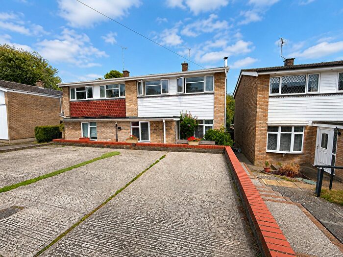 3 Bedroom Semi-Detached House For Sale In Sandford Close, Wivenhoe, Colchester, CO7