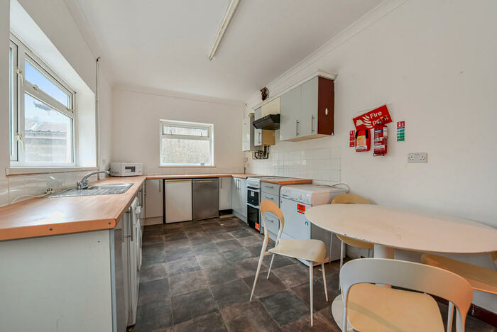 4 Bedroom Semi-Detached House To Rent In Oxford Street, Treforest, CF37