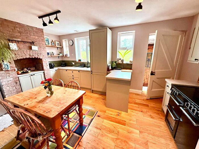 2 Bedroom Terraced House For Sale In Western Terrace, Launceston, PL15