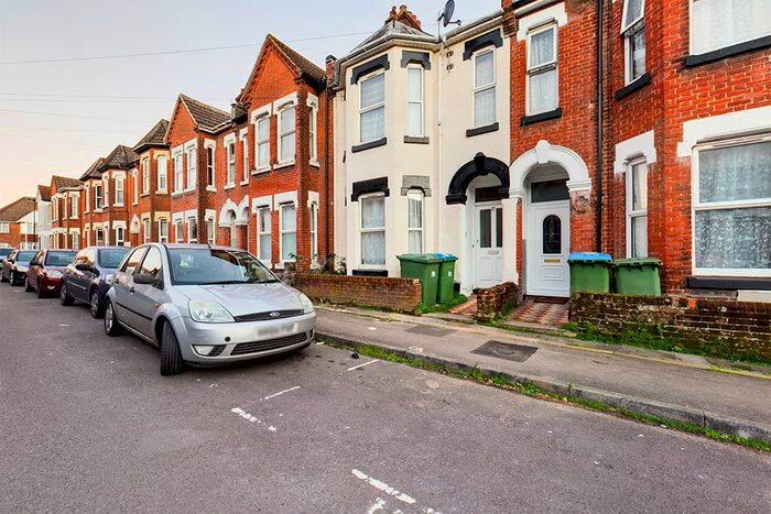 1 Bedroom Studio To Rent In Shakespeare Avenue, Southampton, Hampshire SO17