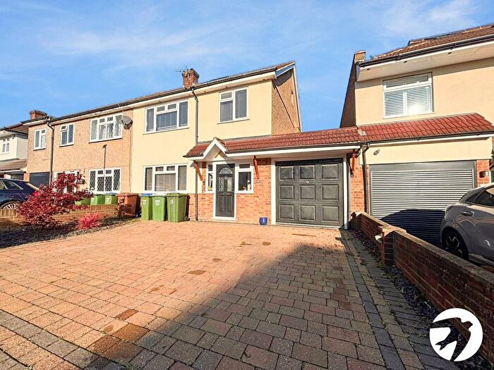 4 Bedroom Detached House To Rent In Ravenswood, Bexley, DA5