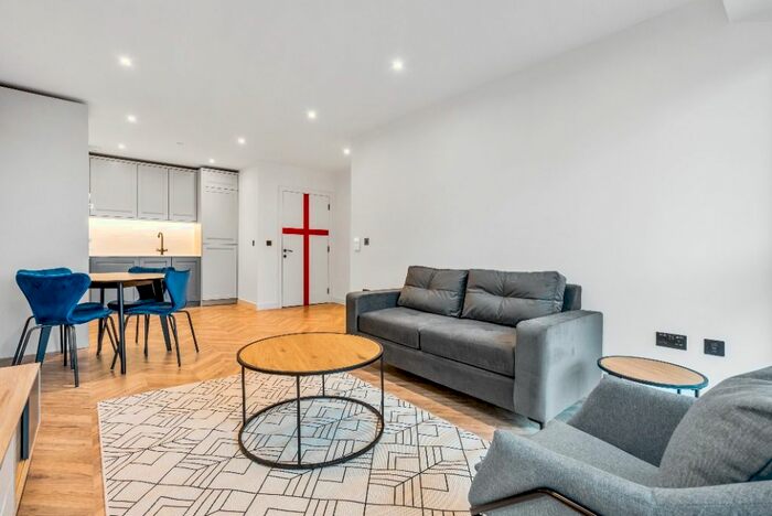 1 Bedroom Flat To Rent In Ashdown Road, Kingston Upon Thames, KT1