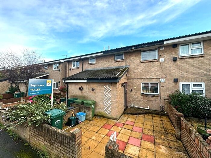 3 Bedroom Property To Rent In Stanwell, Staines, Surrey, TW19