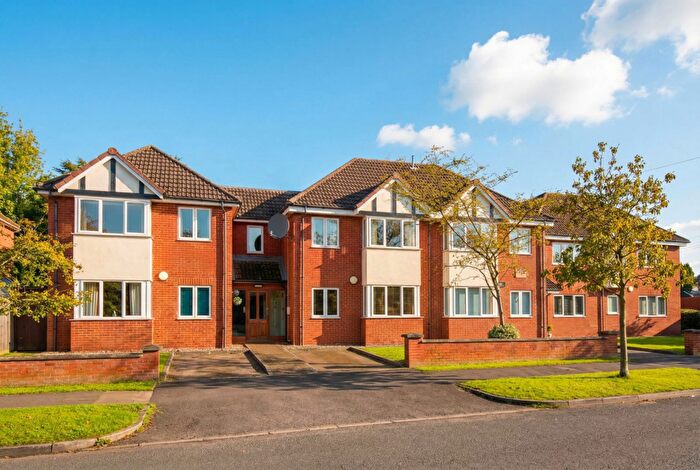 2 Bedroom Flat For Sale In Brandon Court, Wake Green Road, Moseley, B13