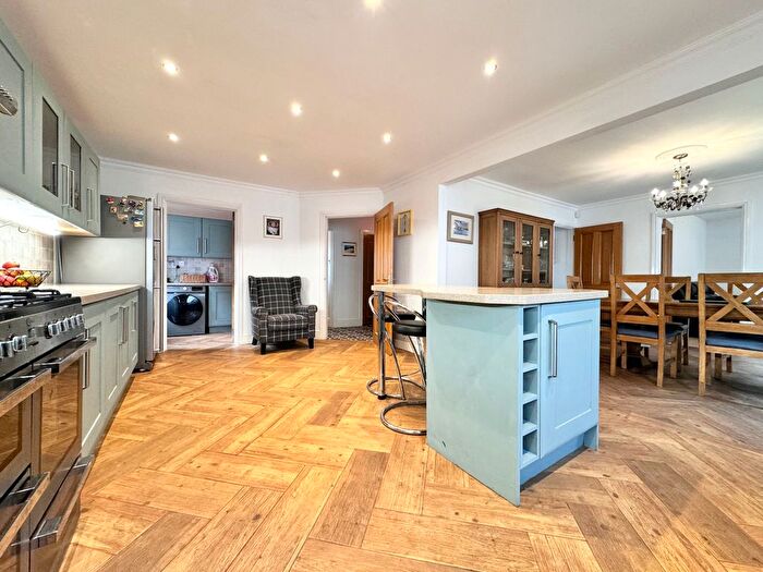 5 Bedroom Detached House For Sale In Cenarth Drive, Aberdare, South Glamorgan, CF44
