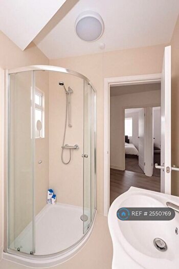 1 Bedroom Flat To Rent In Mutton Lane, Potters Bar, EN6